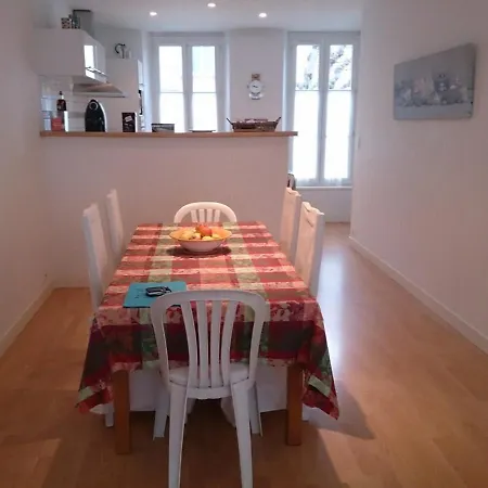 Holiday home Maison Pour 7 Au Coeur De Royan, Jardin Clos, Proche Et Centre-ville, Wifi Inclus - Fr-1-494-71 *