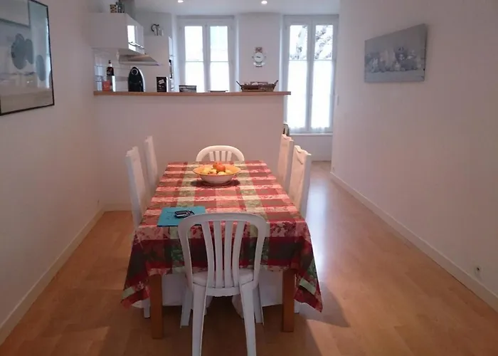 Holiday home Maison Pour 7 Au Coeur De Royan, Jardin Clos, Proche Et Centre-ville, Wifi Inclus - Fr-1-494-71 *